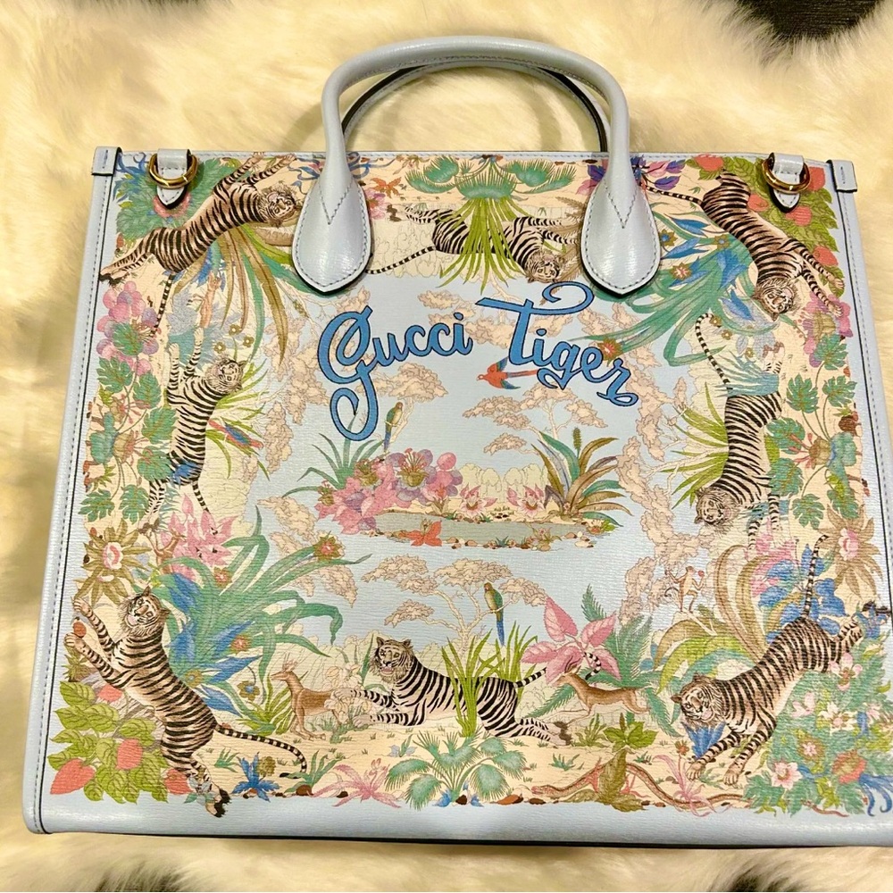 Like New GUCCI TIGER - Limited Edition Tote- w. matching dustbag & COA - Picture 2 of 8